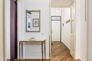 Palazzo della Pilotta Roomy and Quiet Flat