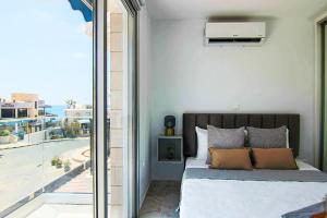 Phaedrus Living Seaside Luxury Flat Athina 21