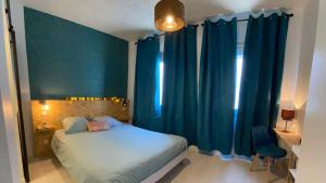 Sejours chez l'habitant La maison d'Angelique - Colocation hoteliere a 150m Gare TGV- Grande cuisine equipee & salon - Fibre - Netflix : photos des chambres