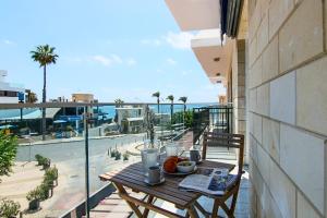 Phaedrus Living Seaside Luxury Flat Athina 21