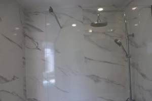 3 Bedrooms Central Apartment with garage by Great&Cosy