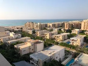 AC, Wi-Fi Panorama View Shahrazad Beach Apartment - Ad Dayr