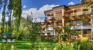 Hotel Caravan Centre - Pituk