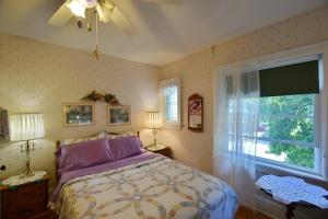 10th Avenue Guest House & Suites