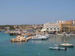 One-Bedroom Apartment with Sea View - Top Floor