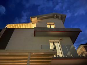 Appartamento Spotorno con ampio terrazzo attrezzato anche con angolo cottura