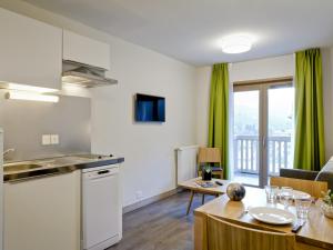 Appartements Appartement Brides-les-Bains, 2 pieces, 4 personnes - FR-1-512-53 : photos des chambres