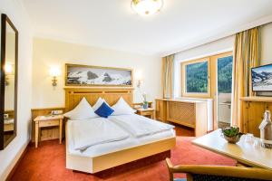 Comfort Double Room with Balcony room in Hotel Kohlmais