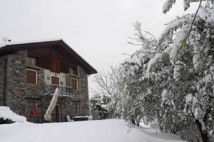 fantastica villa fra le Alpi valtellinesi