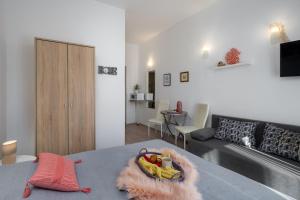 Naval studio with garden 