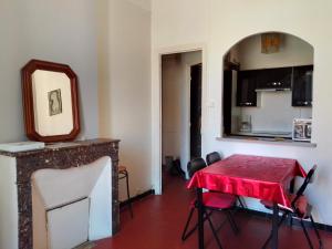 Typical Toulon apartment 50M beaches