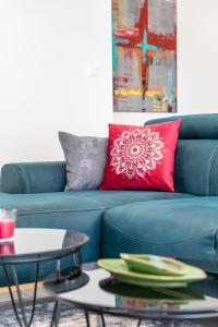 Elysian Zen Luxury Apartment - Two Bedroom Apartment with Terrace and Sea View