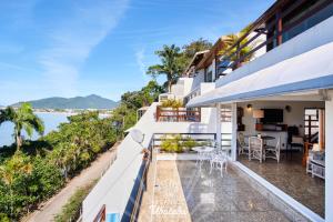 Frente pro MAR, linda VISTA, com piscina e 2 Suítes, no centro de Ubatuba, RECANTO 4