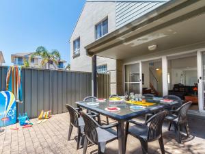 Seachange Townhouse 4