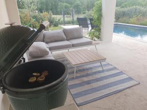 Maisons de vacances Onze Villa in Provence, Mont Ventoux, New Luxury Villa, Private Pool, Stunning views, Outdoor Kitchen, Big Green Egg : photos des chambres