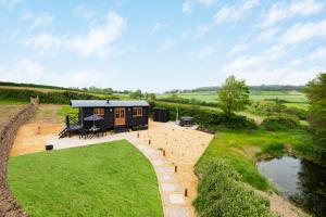 Daisy Park Shepherds Hut - 3hvězdičkové hotely ve městě Looe