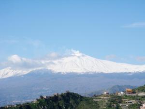 Luxury Villa Taormina city center, terrace with views