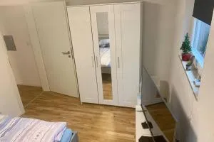 Modernes Studio mit separater Küche - Walddorf