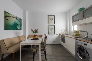 City, Sun and Living