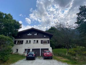 Appartements Appartement mansarde dans maison avec jardin en bord de piste, vue montagne : photos des chambres