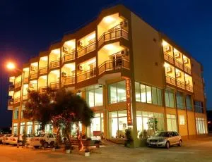 私日恩别墅酒店 - 伊利察