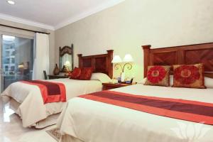 Gorgeous Villa in Cabo with Ocean and Lands End View, private swimmable beach, Pools, sleeps 8