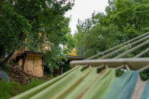 Maisons de vacances Le Moonloft insolite Tiny-House dans les arbres & 1 seance de sauna pour 2 avec vue panoramique : photos des chambres