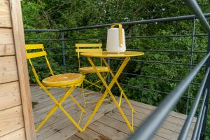 Maisons de vacances Le Moonloft insolite Tiny-House dans les arbres & 1 seance de sauna pour 2 avec vue panoramique : photos des chambres