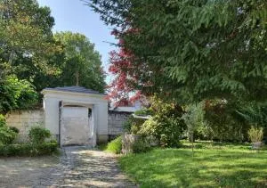 LE PRESBYTÈRE DE LA CITE ROYALE DE LOCHES - 洛什