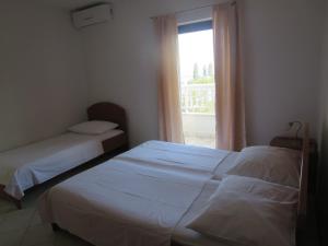 Apartments Galic Omis