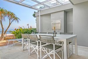 Sunset Bay Villa - Chic villa with ocean views