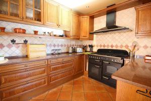 Casa Bruella - Walk to beach Pool WiFi and BBQ