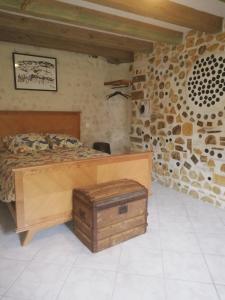 Sejours chez l'habitant au bout du chemin : Chambre Double avec Salle de Bains Commune