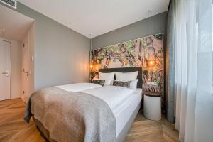 Standard Double Room room in NinetyNine Amsterdam Airport