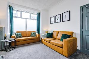 Spacious 4-Bed House in Crewe by 53 Degrees Property, Long-term discounts, Ideal for Contractors - FREE Parking - Sleeps 8