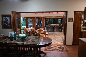 LUXURY EN-SUITE ROOM WITH LOUNGE @ 4 STAR GUEST HOUSE