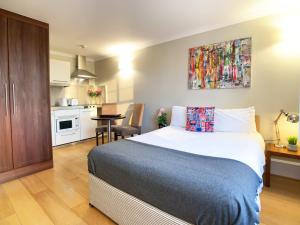 Queen Victoria Apartments