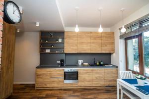 Exclusive Top Central Studio