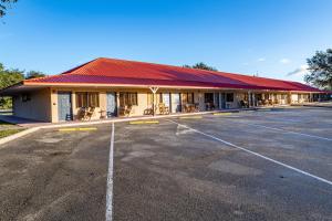 King Room - Disability Access room in Camp Mack A Guy Harvey Lodge