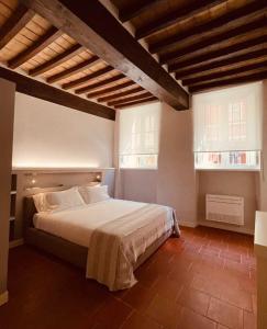 Palazzo Borgocolonne Apartments - Manu Maison