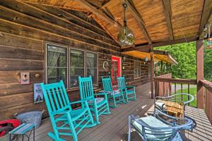 Updated Escape with Hot Tub 2 Mi to Sugar Mountain!