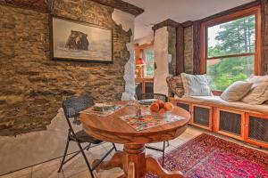 Lakefront Poconos Retreat with Hot Tub, Near Hiking!