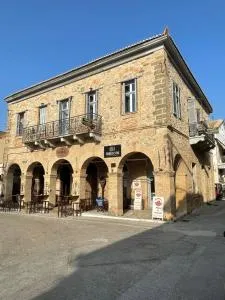 Xenias Rooms Apartments - 科罗尼