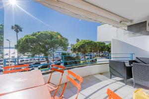 90m on the Croisette with Terrace & Sea View
