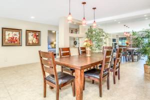 Alluring Palm Desert Retreat