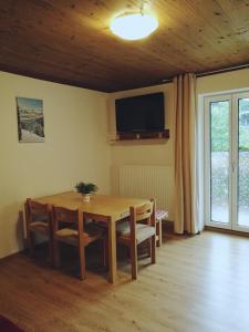 Gemütliche Wohnung 10 Minuten vom See entfernt