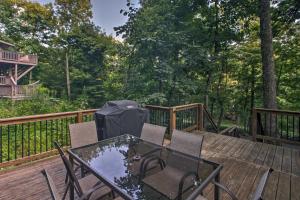 Cozy Hillside Hideaway in Wintergreen Resort!