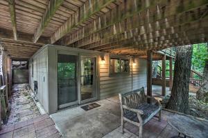 Cozy Hillside Hideaway in Wintergreen Resort!