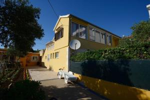 Lanterna Puntamika apt. near beach