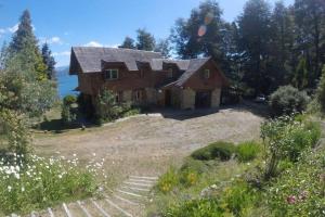 Nanihue Casa de Montaña con vista al Lago